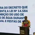 Jerônimo regulamenta proibição de pistolas de água no Carnaval imagem