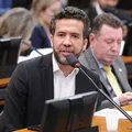 PF pede quebra de sigilos fiscal e bancário de André Janones imagem