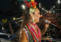 Após "Macetando", Ivete canta a concorrente "Perna Bamba"