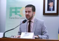 Após denúncias, gabinete de Janones não atende telefone