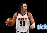 Astro da NBA é atacado por cachorro e leva 21 pontos no rosto