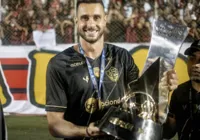 Através das redes sociais, Dalton se despede do Vitória