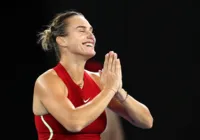 Atual campeã, Sabalenka vence Gauff e vai à final do Australian Open