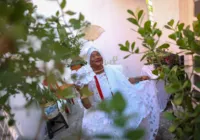 Baianas se preparam para cortejo e Lavagem do Bonfim
