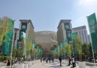 COP28 retoma negociações sob pressão para concluir acordo