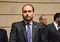 Carlos Bolsonaro é alvo de operação da Polícia Federal