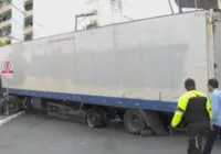 Carreta segue interditando Ladeira do Salete, em Salvador