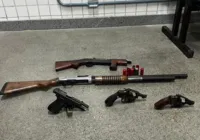 Cinco suspeitos de roubo a banco morrem em confronto com a polícia