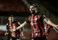 Cirurgia: Vitória perde Léo Gamalho no início da temporada