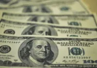 Dólar cai para R$ 4,85 e atinge menor valor do ano