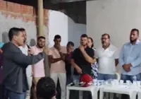 Eleitor dá "esculacho" em prefeito de Jacobina em evento institucional