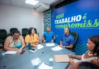 Elinaldo Araújo discute valorização dos professores imagem