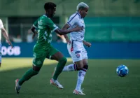 Em partida agitada, Vitória perde e garante a Chapecoense na Série B