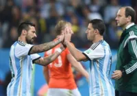 Ex-atacante da Argentina e do PSG é esfaqueado por familiar