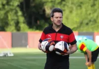 Ex-treinador do Vitória diz que jogador vai descansar "quando morrer"