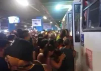 Foliões causam tumulto na Estação da Lapa no terceiro dia de festa