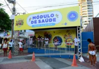 Foliões são acolhidos após ataque de ansiedade no Carnaval