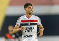 Gol de 'bike' de brasileiro na Série B é finalista ao Puskás; relembre