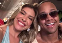 Leo Santana parabeniza Lore Improta após titulo com a Viradouro