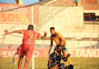 Luis Soares marca, Juazeirense goleia e se classifica no Nordestão