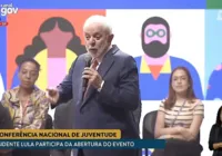 Lula pede jovens politizados e diálogo com quem pensa diferente