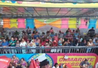 Márcio Victor para trio em camarote acessível e faz show para plateia