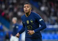 Mbappé comunica ao PSG intenção de deixar o clube