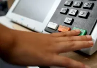 Minuta do TSE proíbe transporte de armas e uso de celular