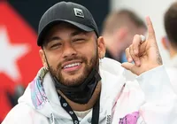 Mulher diz ter filha de 10 anos com Neymar e entra na Justiça