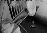 Mulher tem roupas levadas, instala câmera e pega cheirador de calcinha