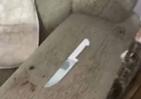 Pai esfaqueia filho autista e manda vídeo à mãe: "Presente de Natal"