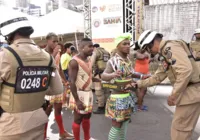 Pistolas d’água são alvo da PM nos portais de abordagem