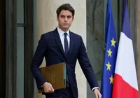 Quem é Gabriel Attal, o premiê mais novo da história da França