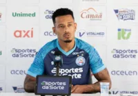 Rafael Ratão diz estar focado e fala sobre concorrência no ataque