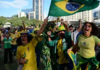 Satisfação de morar no Brasil avança de 15% em um ano