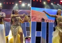 Scheila Carvalho surge de odalisca em show do É o Tchan
