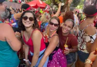 Só o bagaço: foliões curtem o último dia de carnaval em Salvador