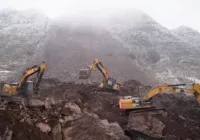 Sobe para 44 total de mortos em deslizamento de terra na China