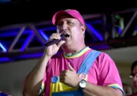 Tio Paulinho comanda trio elétrico em bailinho para criançada