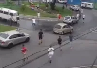 Torcida única não impede confusão nas ruas em dia de Ba-Vi; vídeo