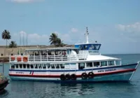 Travessia opera com oito embarcações neste domingo de réveillon
