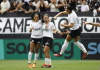 Tricampeãs! Corinthians derrota Cruzeiro e vence a Supercopa feminina