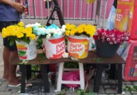 Venda de flores é garantia de lucro em Festa de Iemanjá