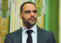 Vereador cobra laudos de segurança da passarela criada para ambulantes