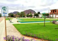 Vereadores precisam segurar dois colegas para evitar briga em sessão