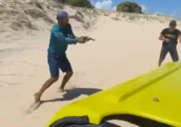 Vídeo: Homens armados tentam assaltar turistas de buggy em dunas no CE