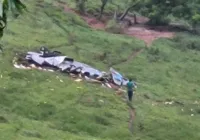 Vídeo: aeronave cai em Minas Gerais e deixa ao menos cinco mortos