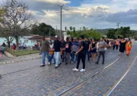 Vídeo: corpo de doméstica que morreu ao cair do elevador é sepultado