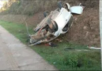 Vídeo: motorista perde controle do carro e capota na Av. 29 de Março