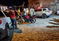 Vídeo: tiroteio deixa dois mortos e policial ferido na Bahia